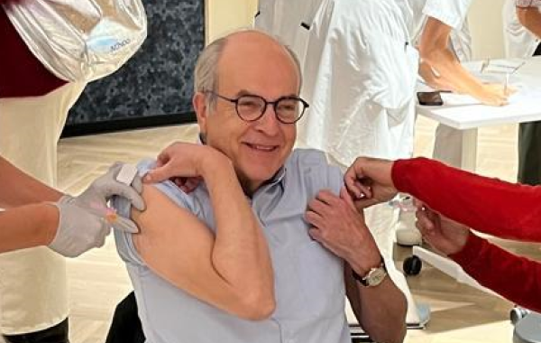 Ad Melkert dubbele vaccinatie