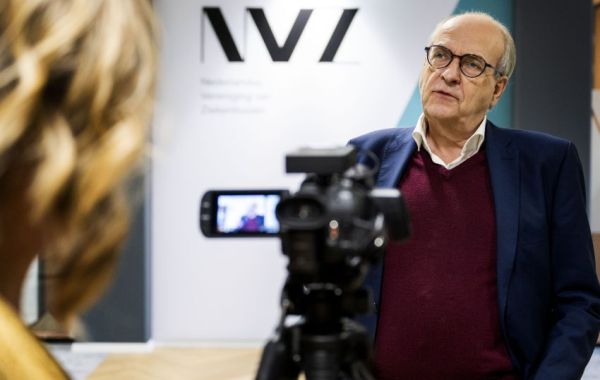 Ad Melkert tijdens een interview