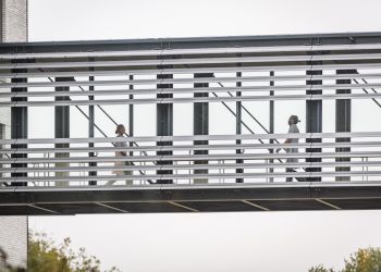 Goede zorg doen we samen - bruggen bouwen