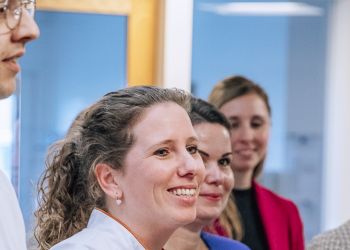 VieCuri_Marlie Hoeijmakers-Bart Verheijen-Britt Gielens en Maxima_foto Paul Rous