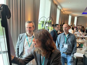 Beeld van bijeenkomst besturing en bekostiging op 9 oktober 2025 